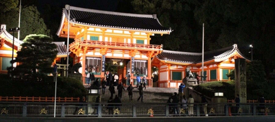 深夜の八坂神社