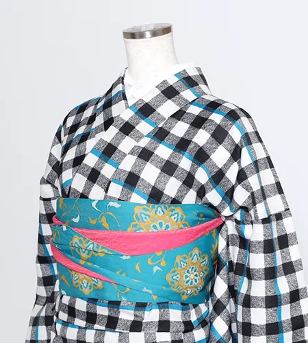 京都観光用着物レンタル専門店京あるきのハイグレード着物プランのお着物一例