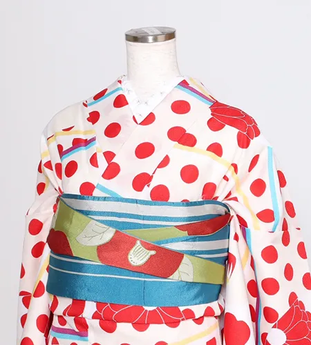 京都観光用着物レンタル専門店京あるきのハイグレード着物プランのお着物一例