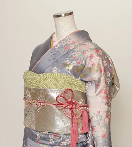 京都観光用着物レンタル専門店京あるきの高級振袖プランのお着物一例