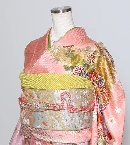 京都観光用着物レンタル専門店京あるきの高級振袖プランのお着物一例