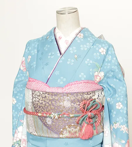 京都観光用着物レンタル専門店京あるきの高級振袖プランのお着物一例